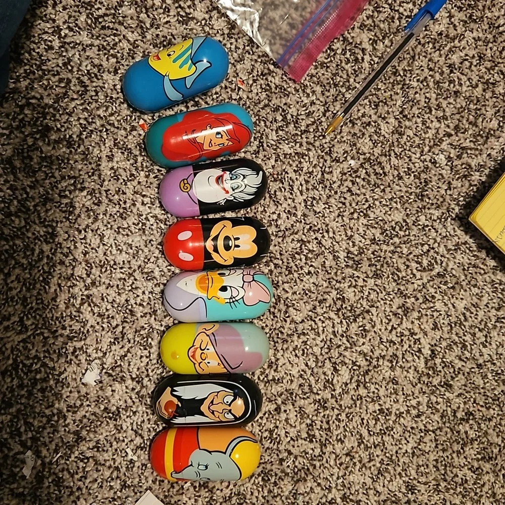 Set of 8 Kellogg wobbles beans